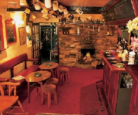 The Druid Inn Llanferres Экстерьер фото